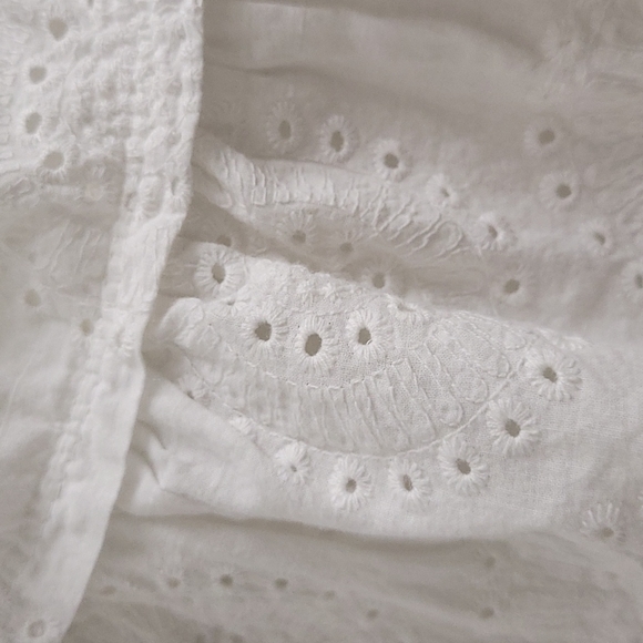 Old Navy women's white lace skirt - Picture 2 of 4